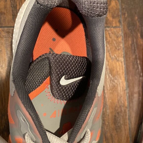 Nike Air Max Genome Mens Size 9.5 Light Bone Grey Bright Mango CW1648-004 EUC - Picture 10 of 13